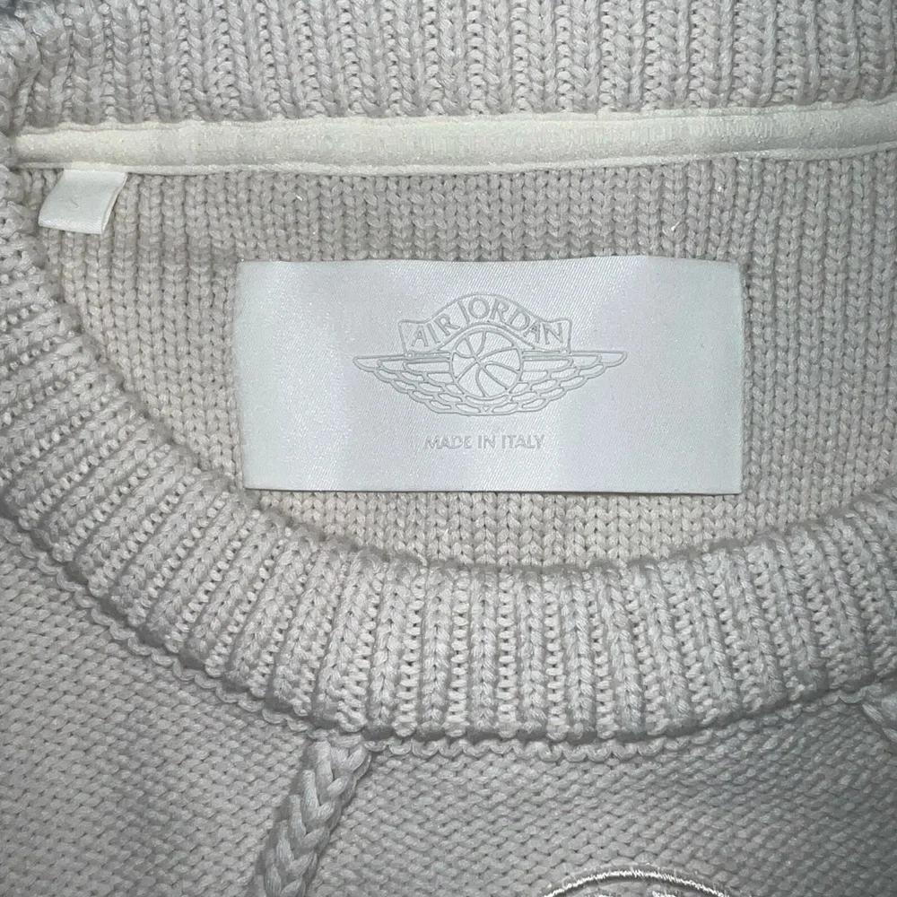 White Sweater with Knotted Design - Picture 2 of 3